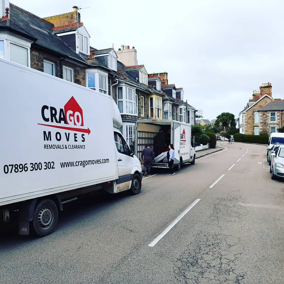 Crago Moves Vans