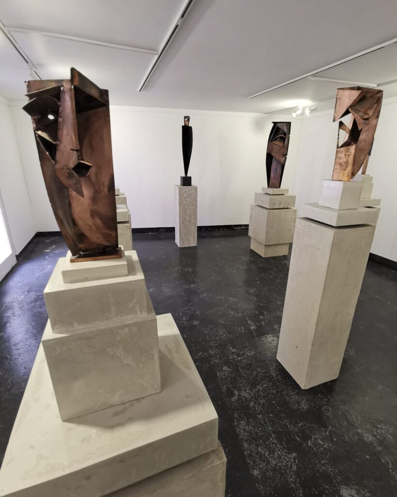 Sculptures by Tom Leaper